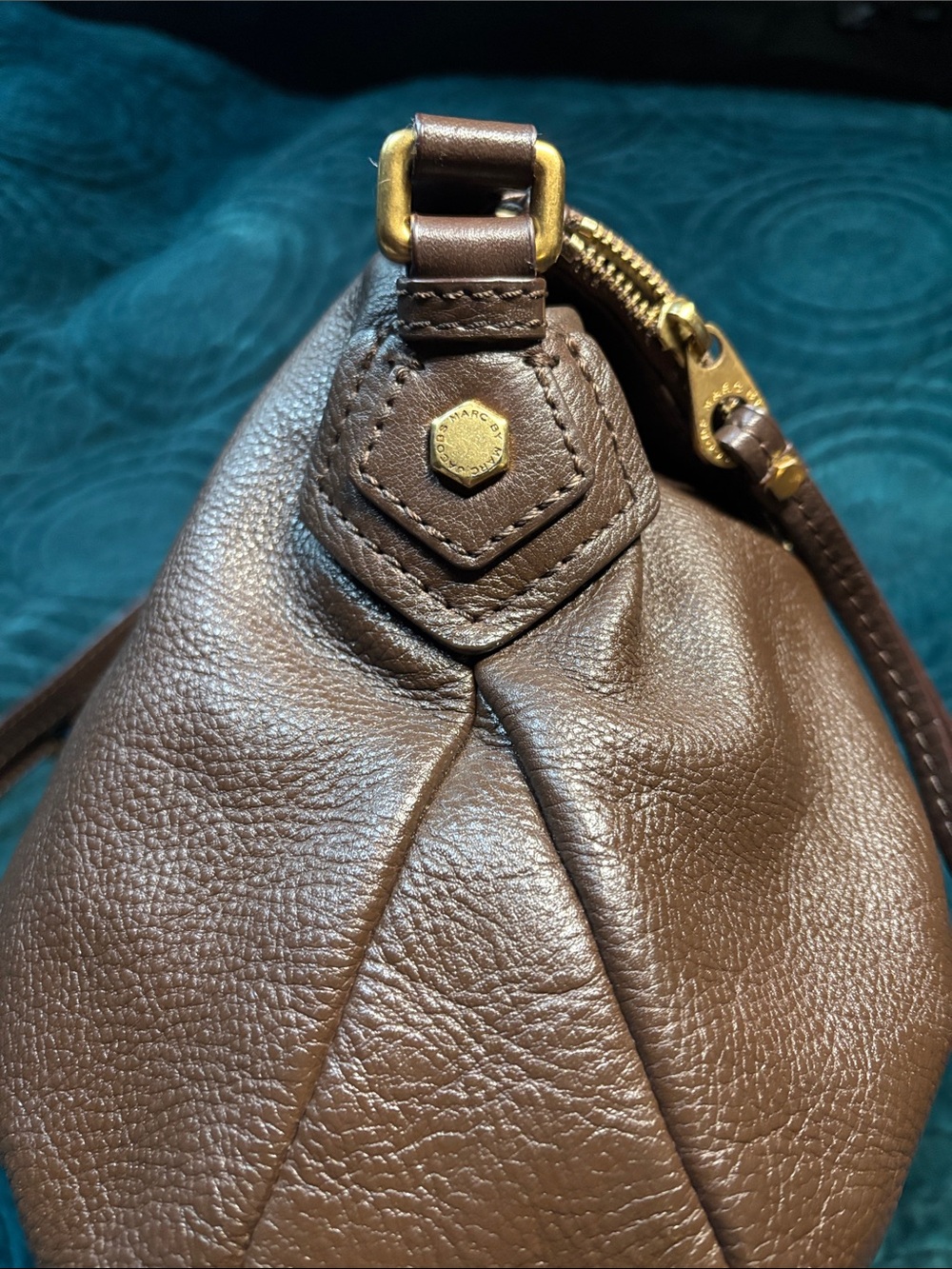 Marc By Marc Jacobs Chocolate Brown Pebbled Leather Crossbody - Picture 3 of 11